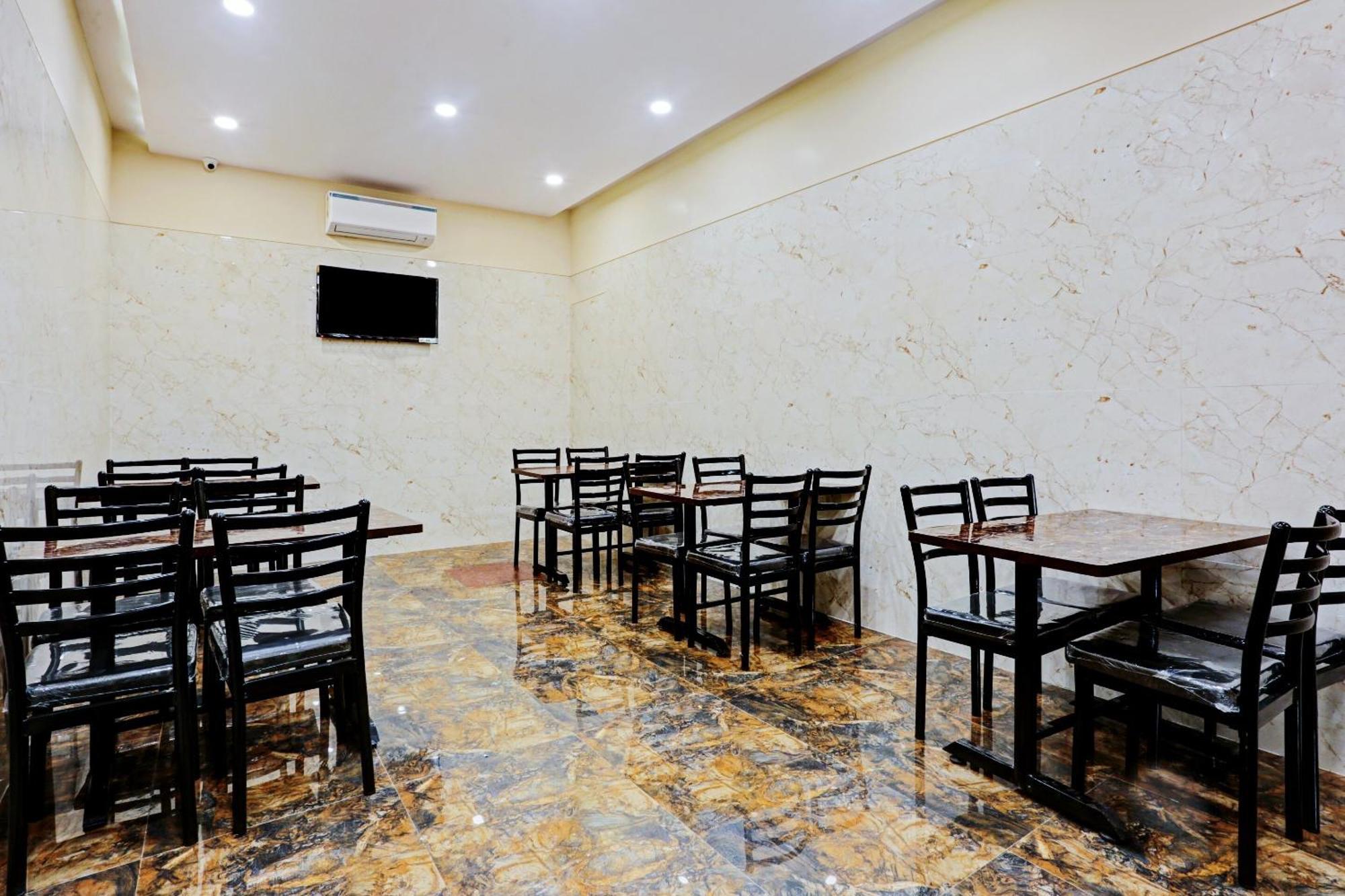 Capital O 80951 Hotel Vertigo Suite Mumbai Exterior photo